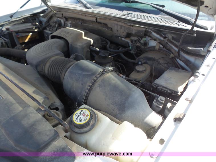 image for item L4987 2002 Ford F150 pickup truck