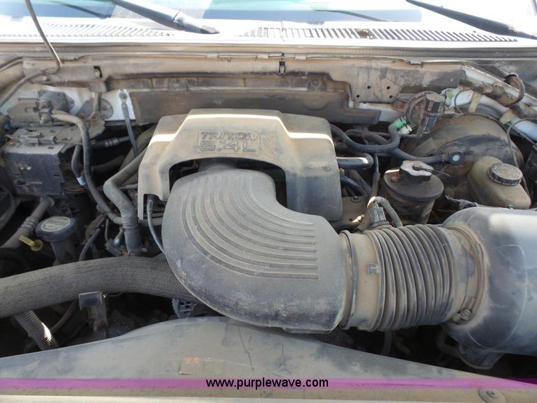 image for item L4987 2002 Ford F150 pickup truck