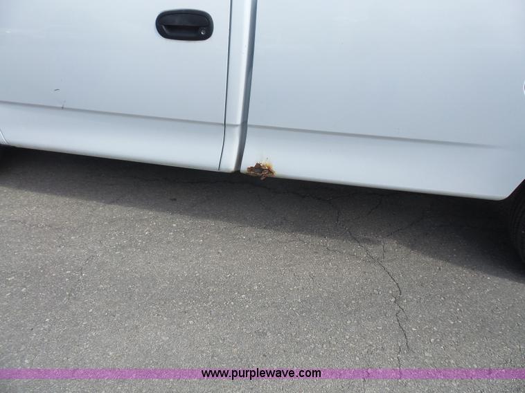 image for item L4987 2002 Ford F150 pickup truck