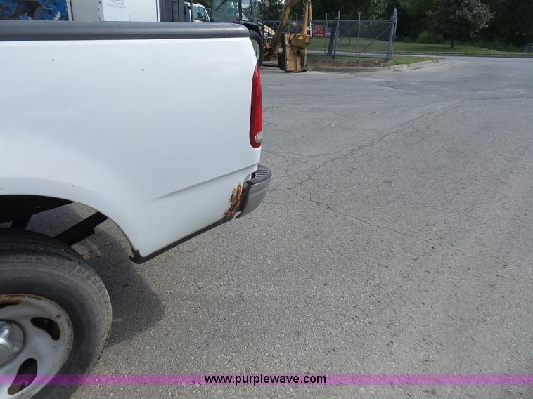image for item L4987 2002 Ford F150 pickup truck