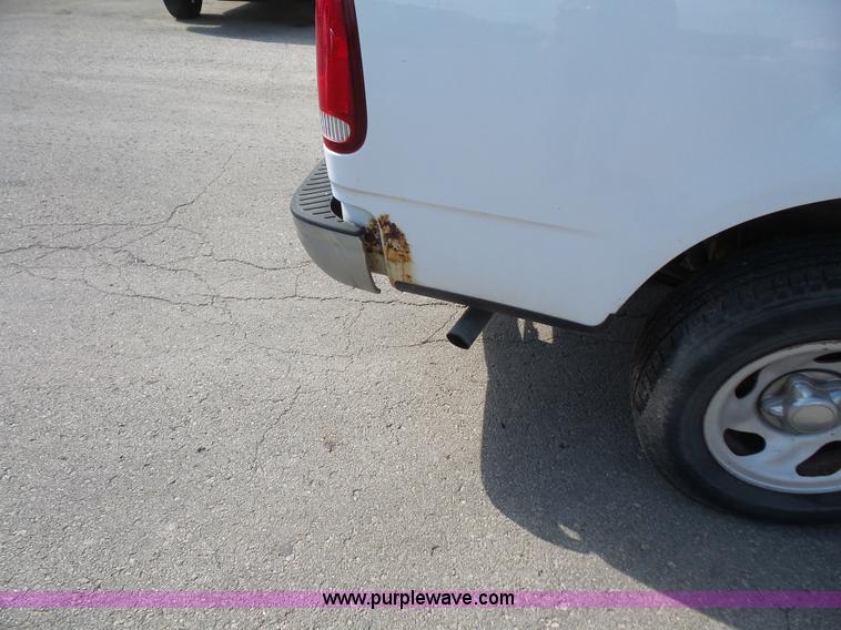 image for item L4987 2002 Ford F150 pickup truck