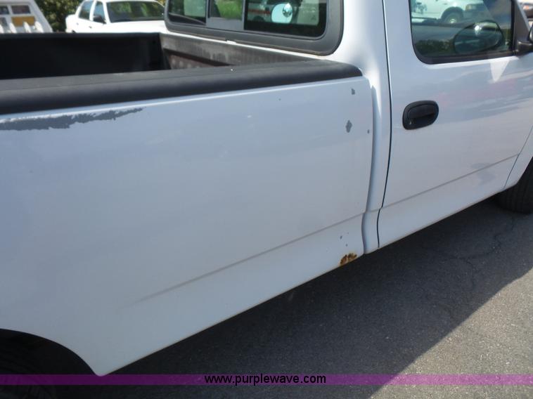 image for item L4987 2002 Ford F150 pickup truck