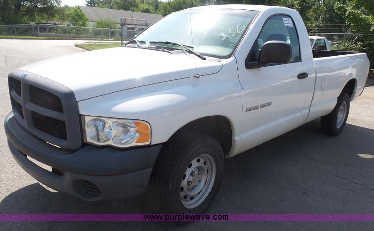 image for item L4988 2005 Dodge Ram 1500 pickup truck