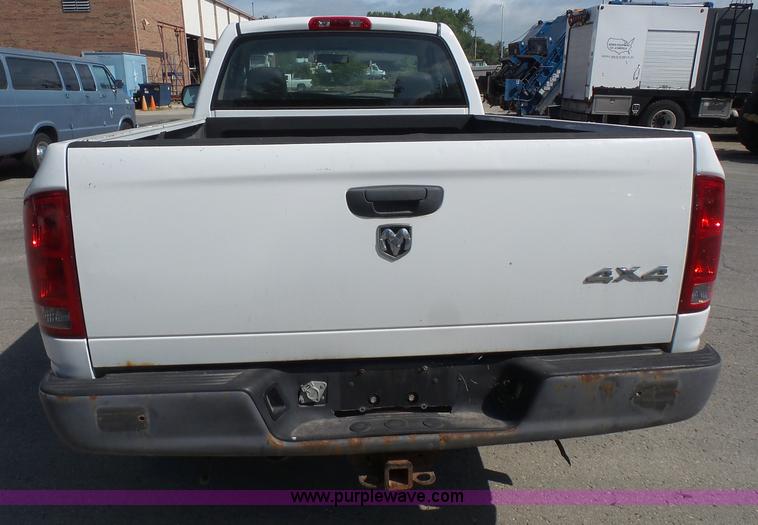 image for item L4988 2005 Dodge Ram 1500 pickup truck