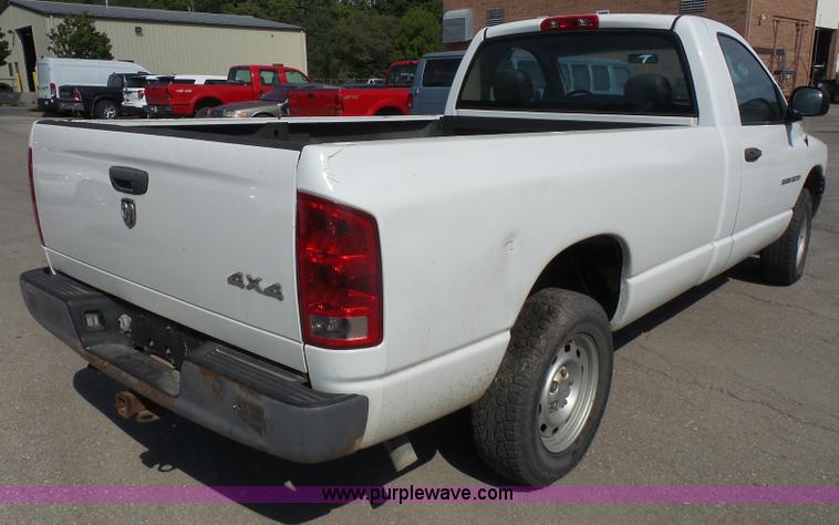 image for item L4988 2005 Dodge Ram 1500 pickup truck