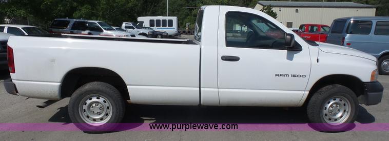 image for item L4988 2005 Dodge Ram 1500 pickup truck
