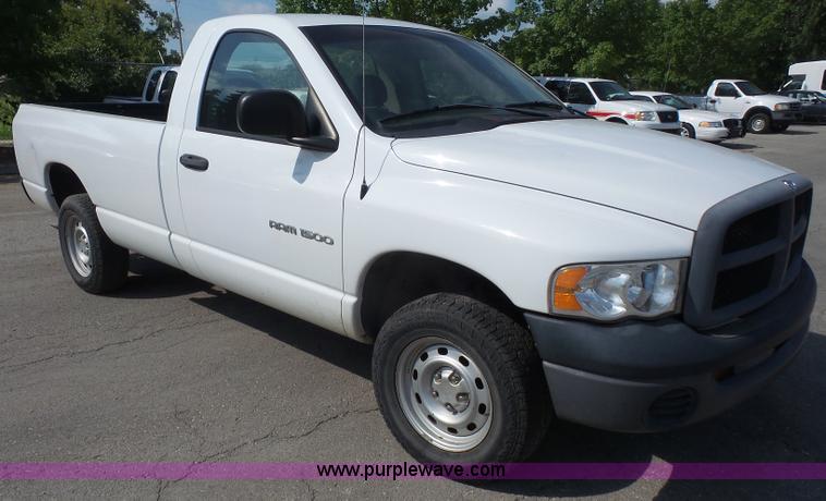 image for item L4988 2005 Dodge Ram 1500 pickup truck