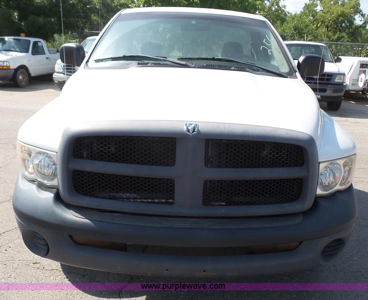 image for item L4988 2005 Dodge Ram 1500 pickup truck