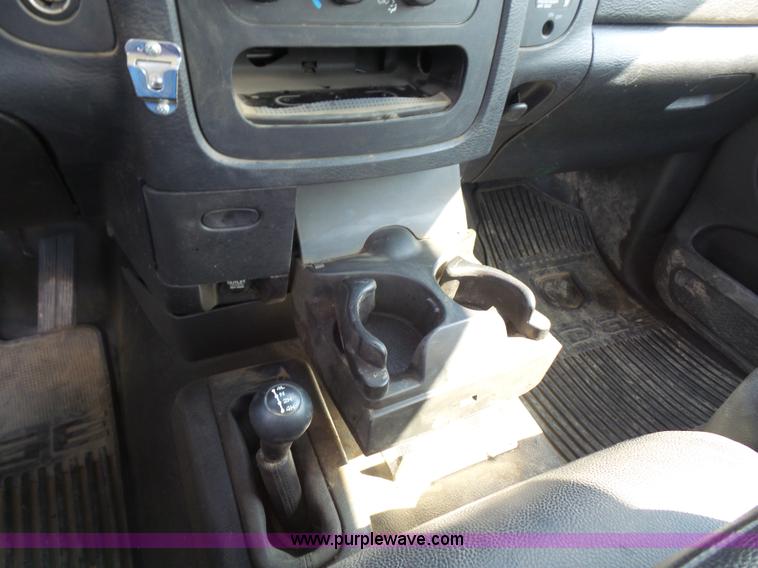 image for item L4988 2005 Dodge Ram 1500 pickup truck