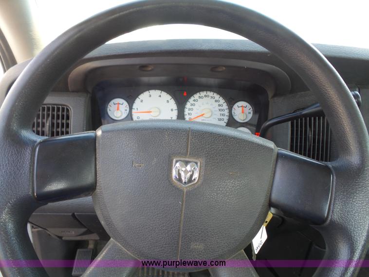 image for item L4988 2005 Dodge Ram 1500 pickup truck