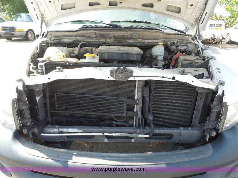 image for item L4988 2005 Dodge Ram 1500 pickup truck