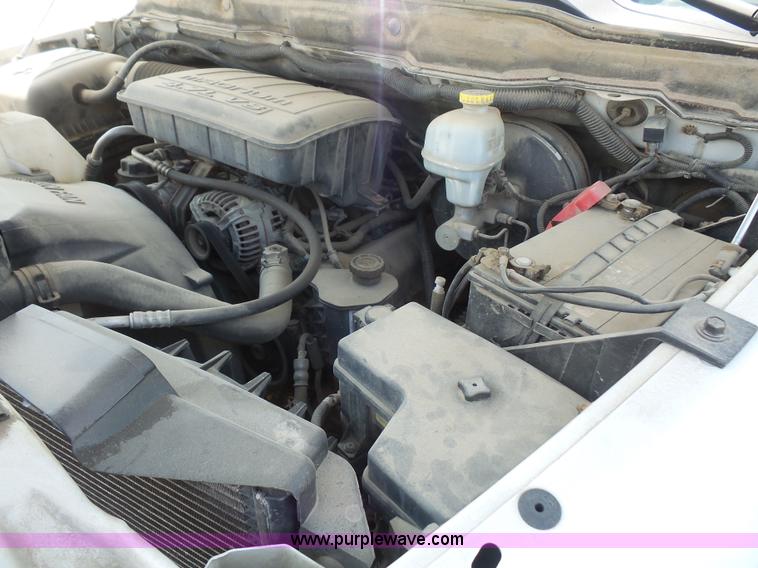 image for item L4988 2005 Dodge Ram 1500 pickup truck