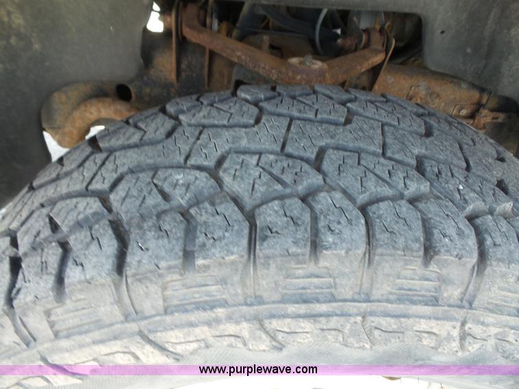 image for item L4988 2005 Dodge Ram 1500 pickup truck