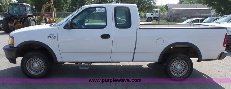 image for item L4989 1998 Ford F150 SuperCab pickup truck