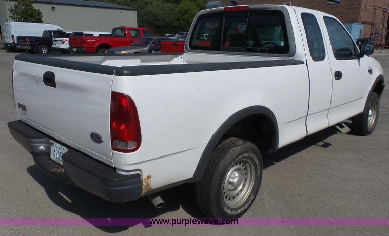 image for item L4989 1998 Ford F150 SuperCab pickup truck