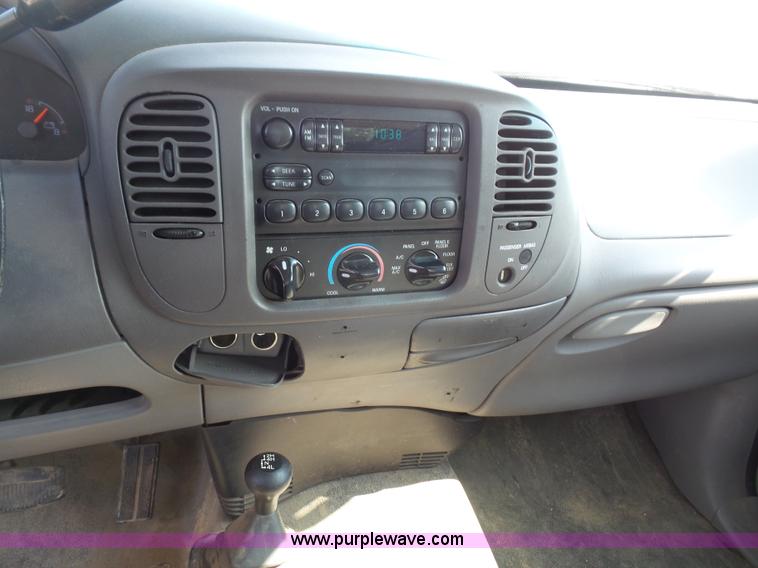 image for item L4989 1998 Ford F150 SuperCab pickup truck