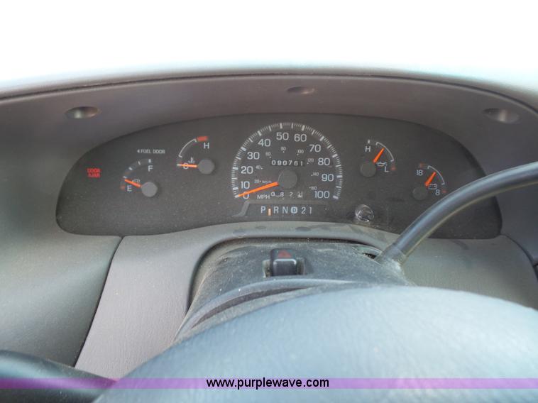 image for item L4989 1998 Ford F150 SuperCab pickup truck