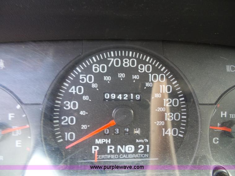 image for item L4990 2005 Ford Crown Victoria Police Interceptor