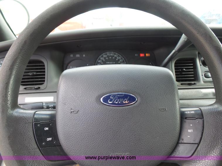 image for item L4990 2005 Ford Crown Victoria Police Interceptor