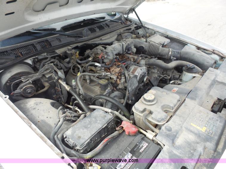 image for item L4990 2005 Ford Crown Victoria Police Interceptor