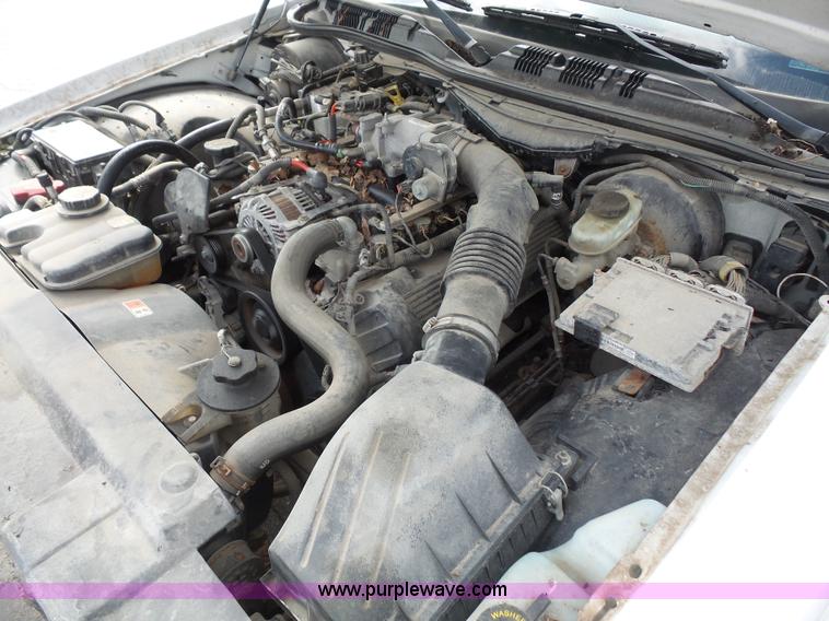 image for item L4990 2005 Ford Crown Victoria Police Interceptor