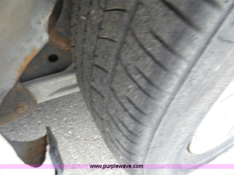 image for item L4990 2005 Ford Crown Victoria Police Interceptor