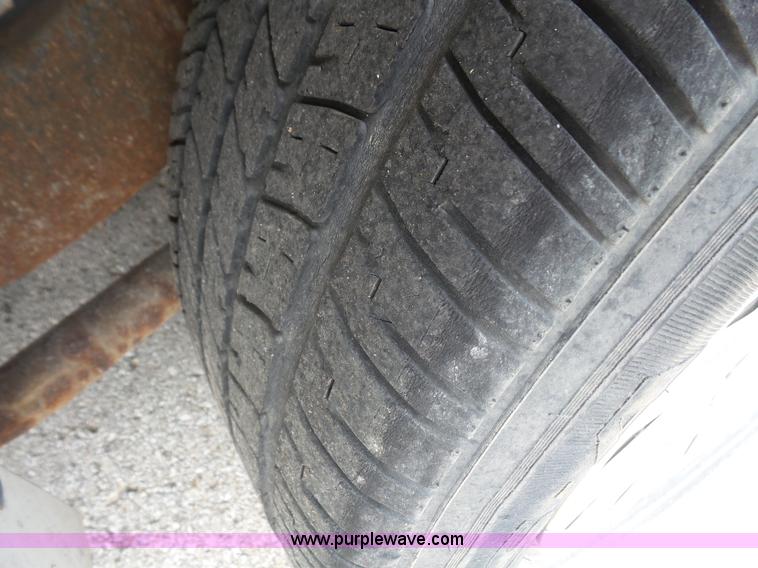 image for item L4990 2005 Ford Crown Victoria Police Interceptor