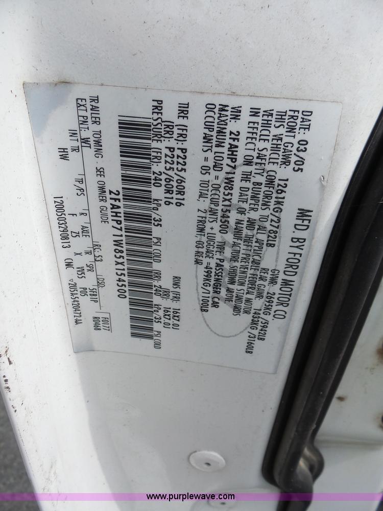 image for item L4990 2005 Ford Crown Victoria Police Interceptor