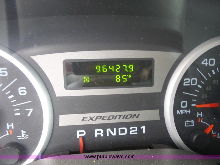 image for item L4991 2006 Ford Expedition XLT SUV