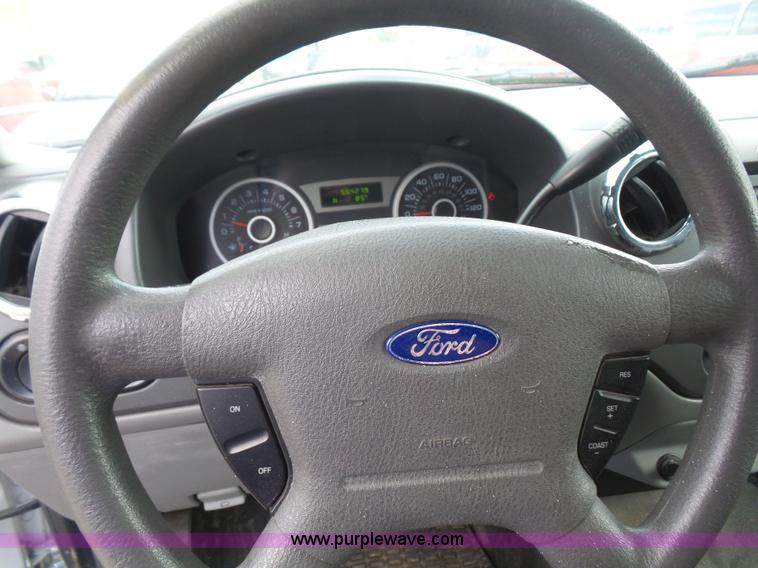 image for item L4991 2006 Ford Expedition XLT SUV