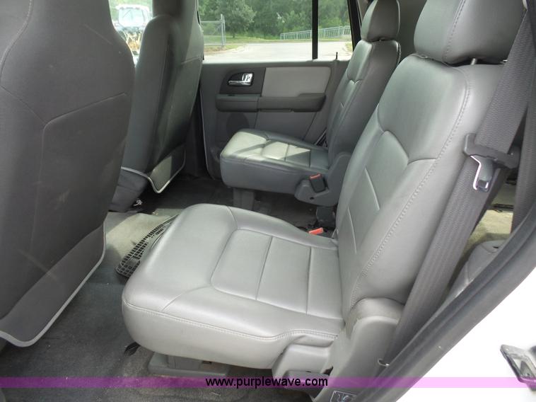 image for item L4991 2006 Ford Expedition XLT SUV