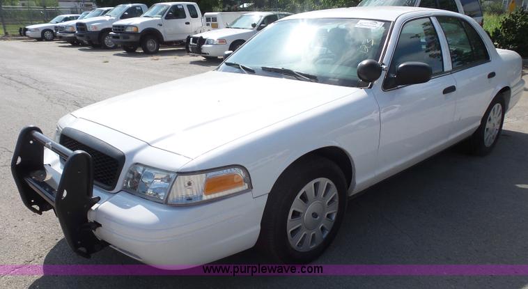 image for item L4992 2011 Ford Crown Victoria Police Interceptor