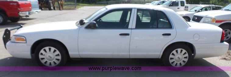 image for item L4992 2011 Ford Crown Victoria Police Interceptor