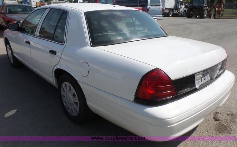 image for item L4992 2011 Ford Crown Victoria Police Interceptor