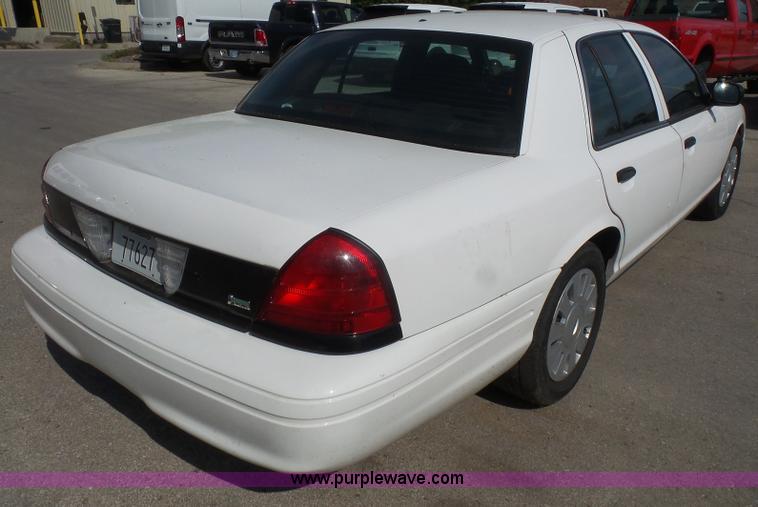 image for item L4992 2011 Ford Crown Victoria Police Interceptor