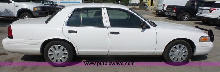image for item L4992 2011 Ford Crown Victoria Police Interceptor