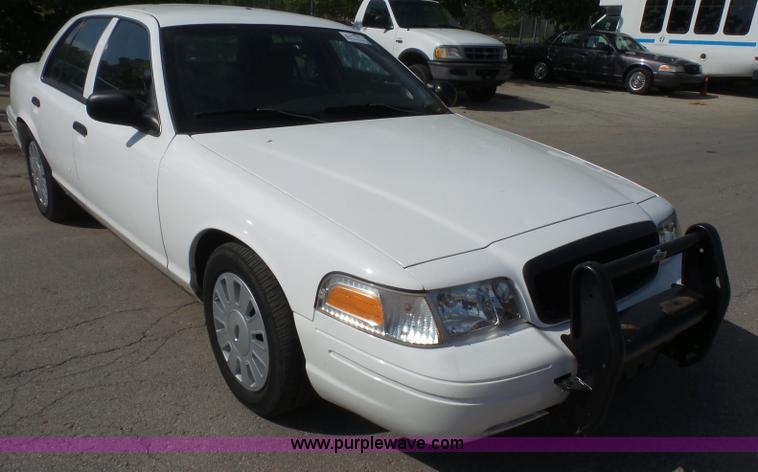 image for item L4992 2011 Ford Crown Victoria Police Interceptor