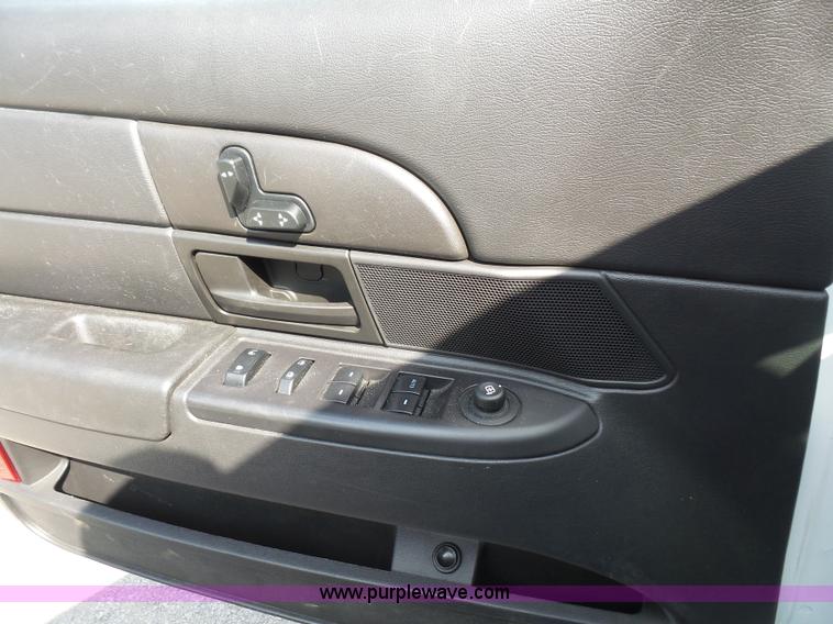 image for item L4992 2011 Ford Crown Victoria Police Interceptor