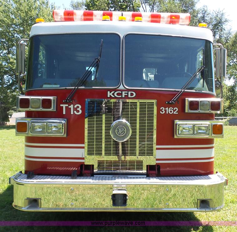 image for item L7087 1996 Sutphen Crew Cab ladder fire truck