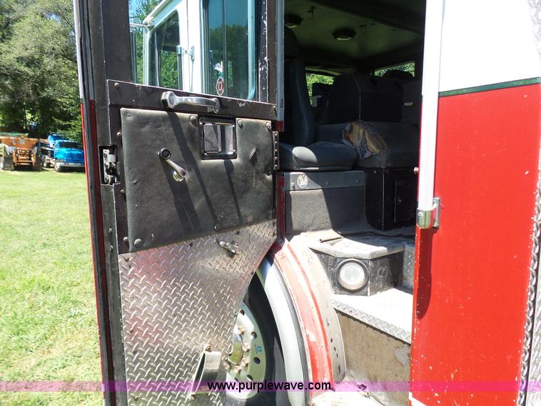 image for item L7087 1996 Sutphen Crew Cab ladder fire truck