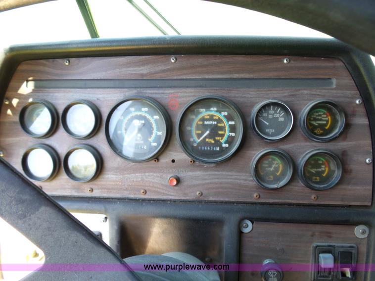 image for item L7087 1996 Sutphen Crew Cab ladder fire truck