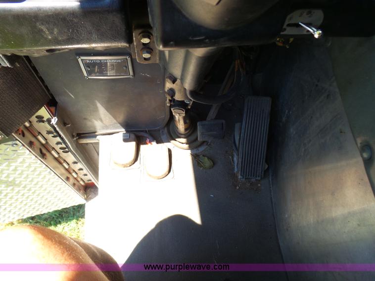 image for item L7087 1996 Sutphen Crew Cab ladder fire truck