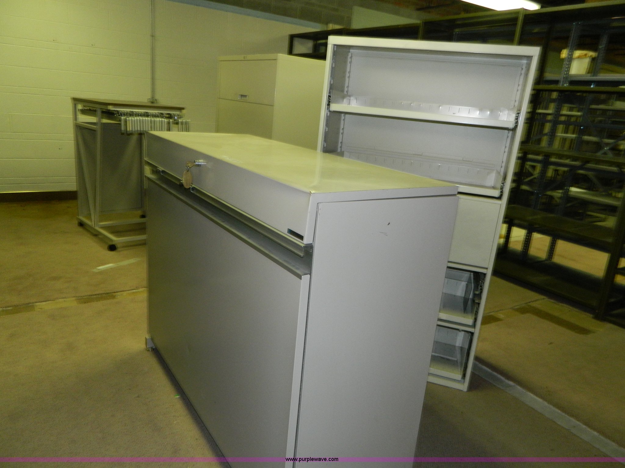 Furniture in Hays, KS Item BI9809 sold Purple Wave