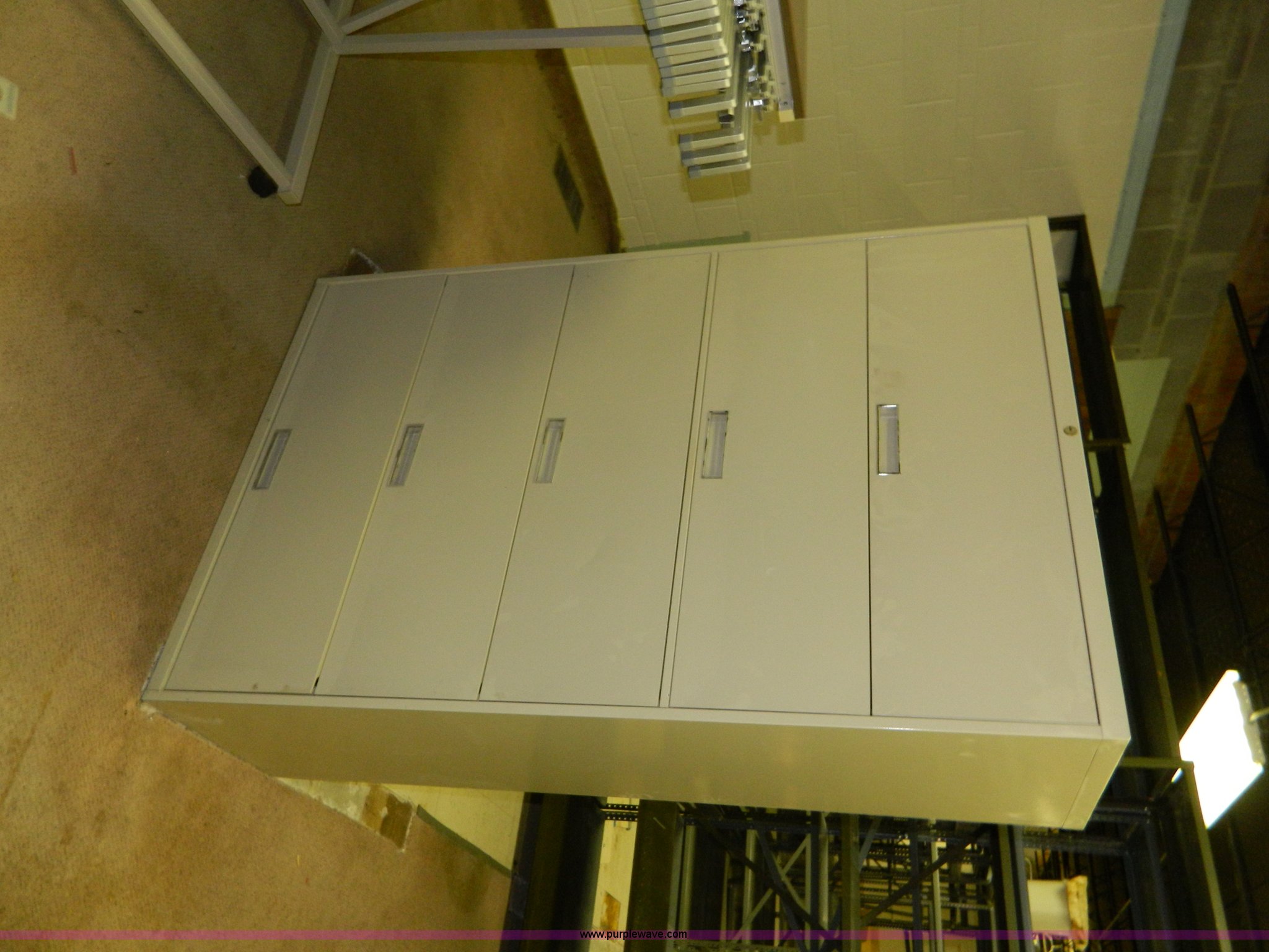 Furniture in Hays, KS Item BI9809 sold Purple Wave