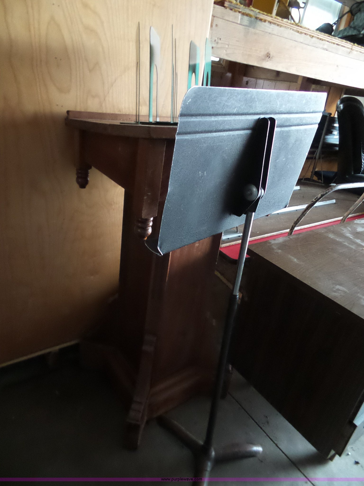 Furniture in Junction City, KS Item CD9012 sold Purple Wave