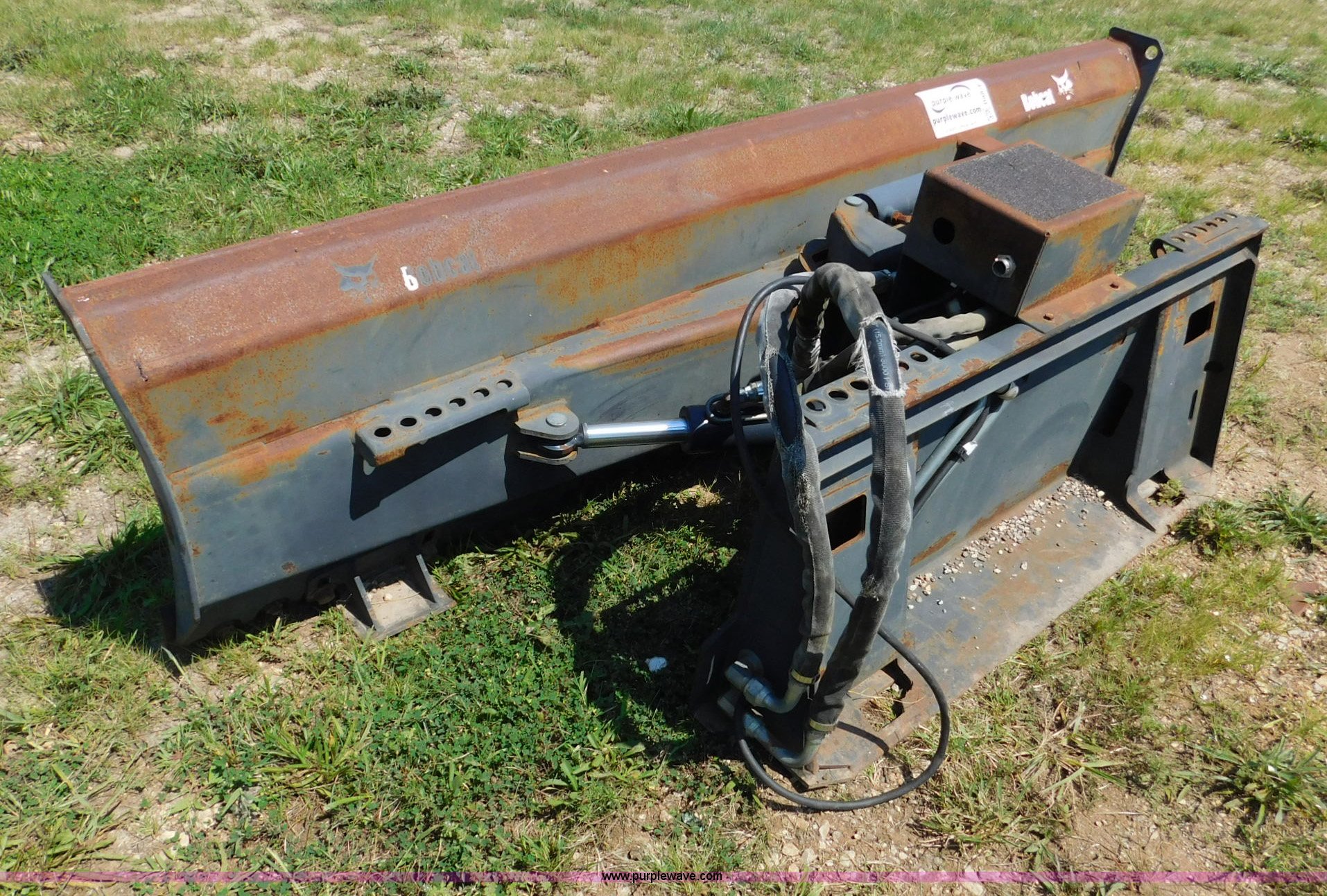 Bobcat blade in Louisburg, KS Item DA8761 sold Purple Wave