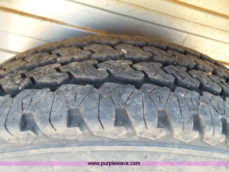 image for item BZ9180 2005 Cherokee livestock trailer