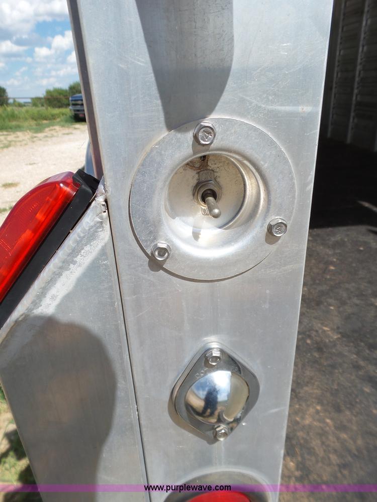 image for item BZ9180 2005 Cherokee livestock trailer