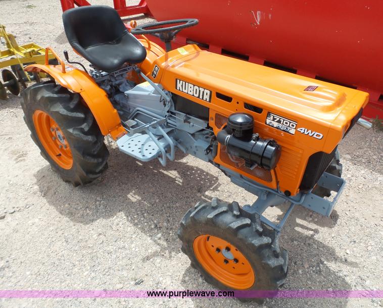 Kubota B7100HST MFWD tractor in Midland, TX Item BZ9190 sold Purple