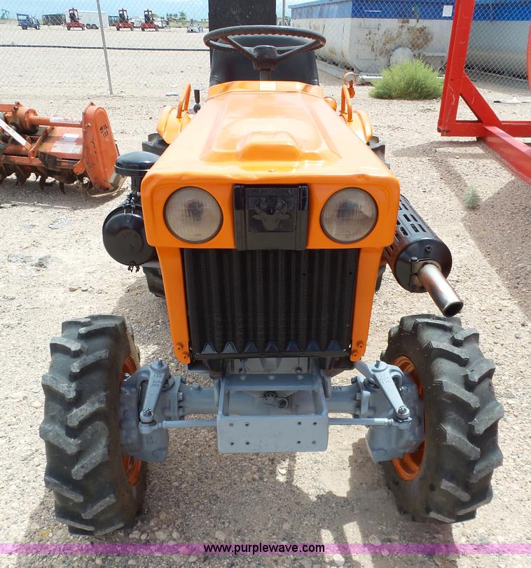 image for item BZ9190 Kubota B7100HST MFWD tractor